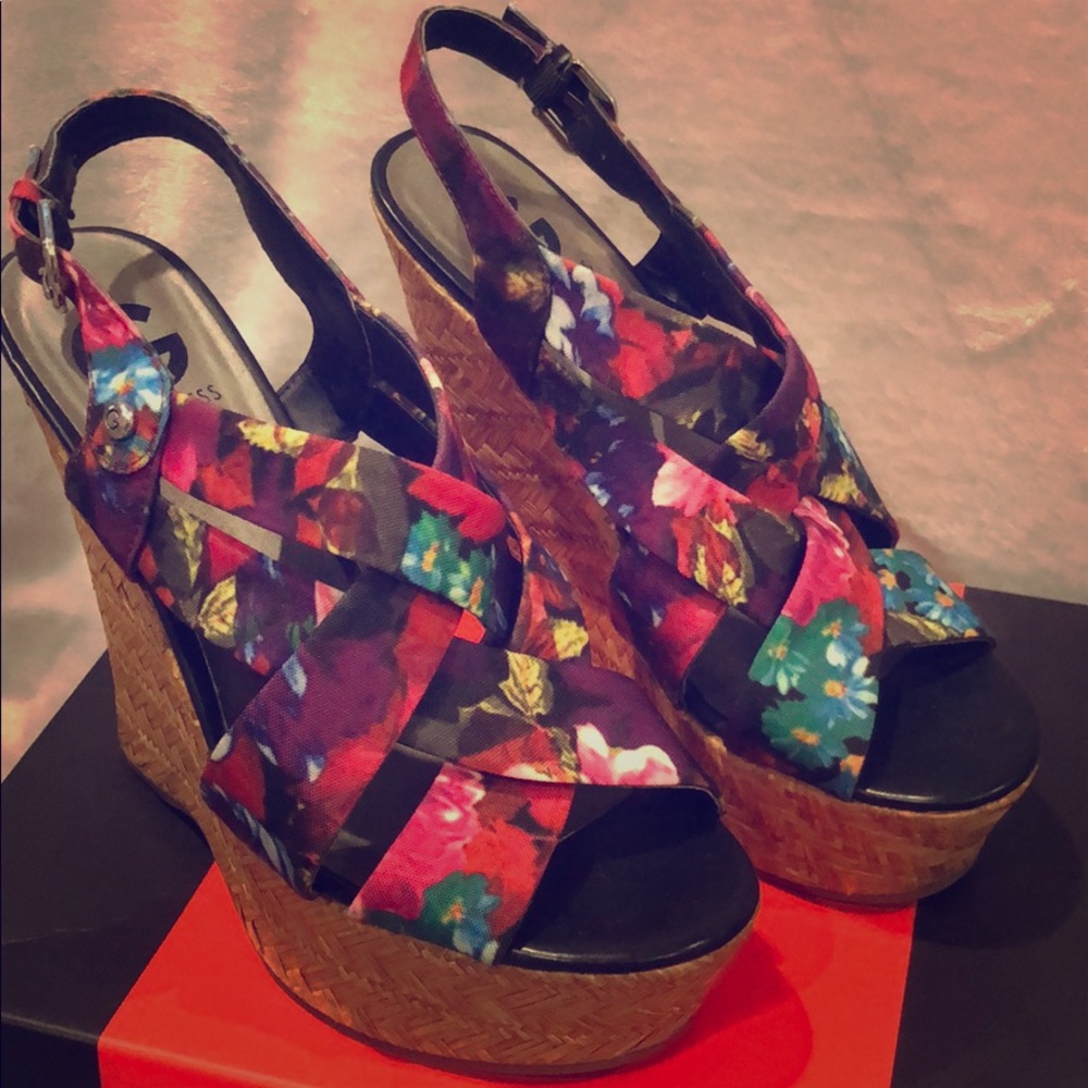 G by Guess Wedge